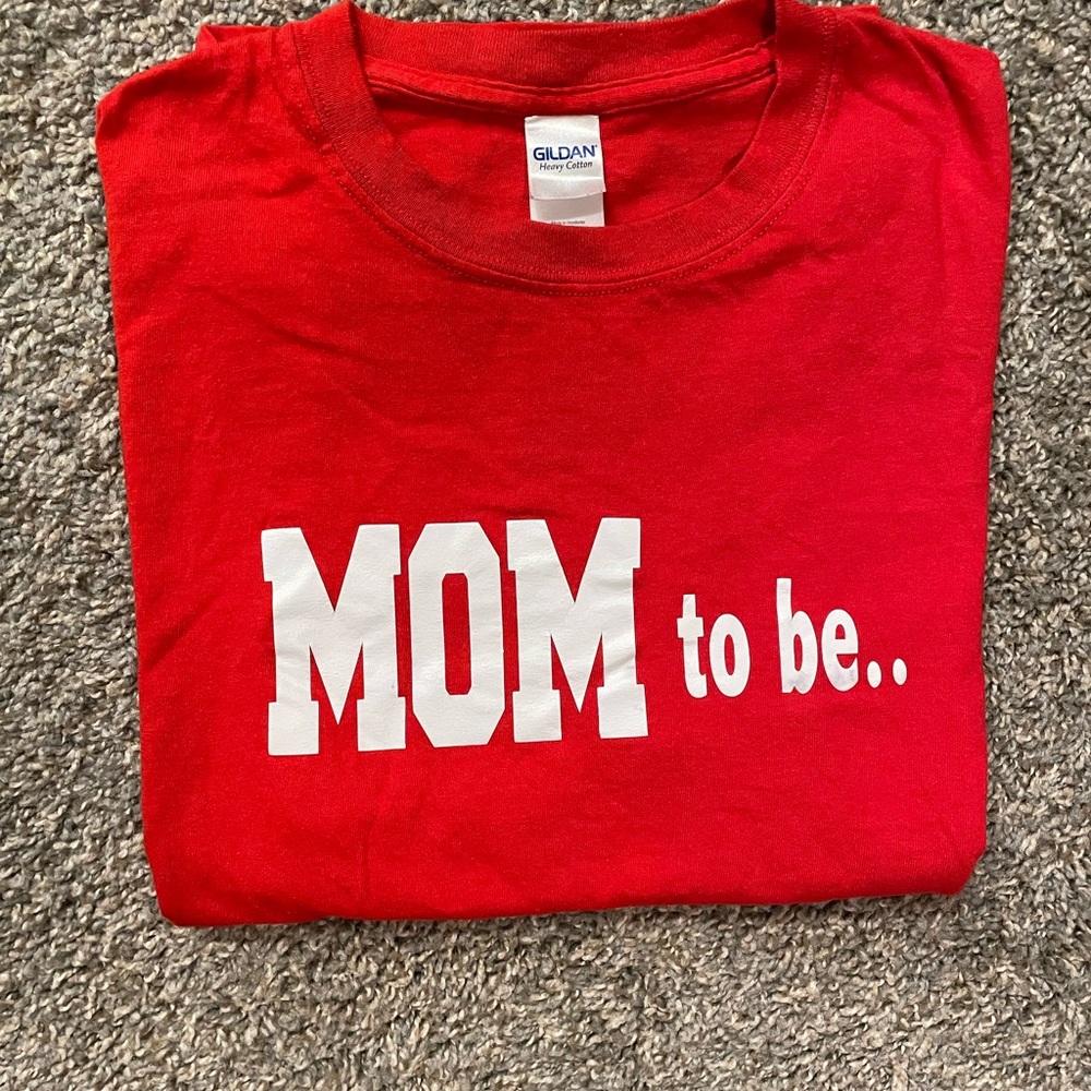 Goldman Y-Shirt With Custom Lettering “MOM to be…”size Large Heavy Cotton Tee